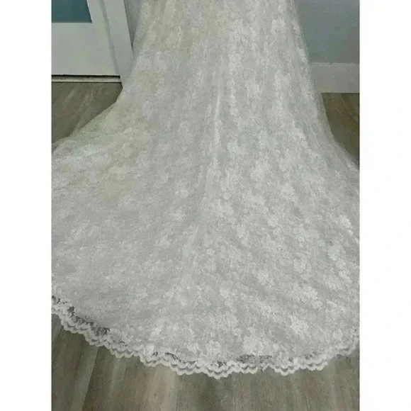 Elegant Lace Wedding Dress V Neck Beaded Sash Trumpet Silhouette sz 4-6